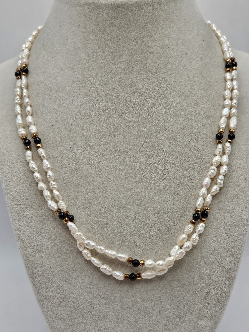 VINTAGE Dainty Double Strand Rice Freshwater Pearl Black Accent Beaded Necklace